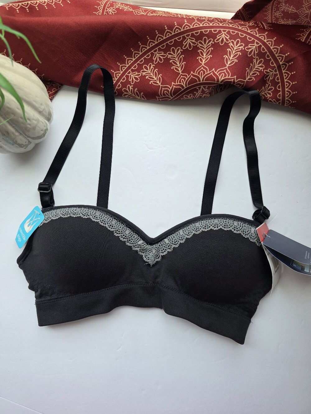 Barely There Wirefree Bra Black Size XS NWT - Picture 11 of 11